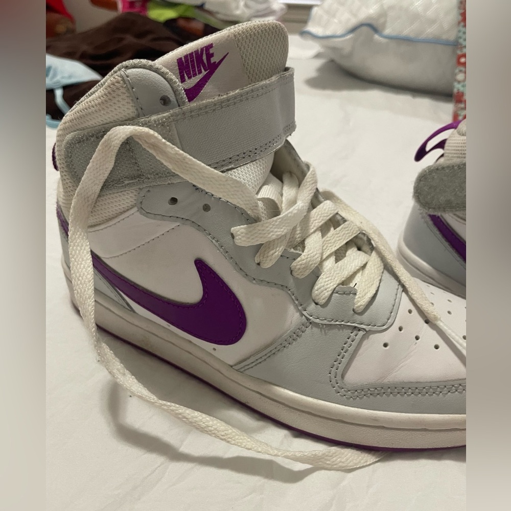 Nike All day play, sz 4.5, EUC